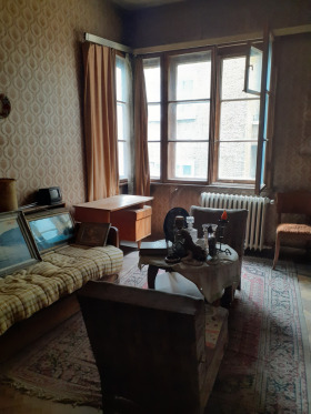 3+ chambres Tsentar, Sofia