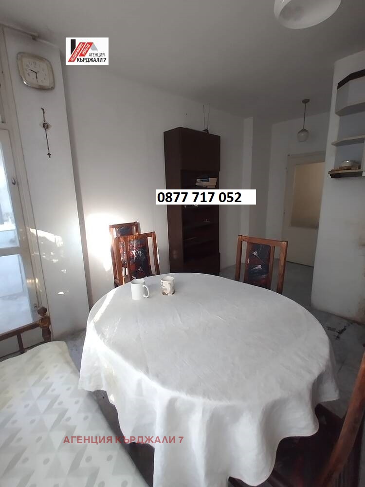 Продава 3-СТАЕН, гр. Кърджали, Център, снимка 3 - Апартаменти - 54502775
