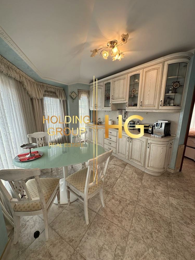 Eladó  3+ hálószoba Varna , Centar , 188 négyzetméter | 62162420