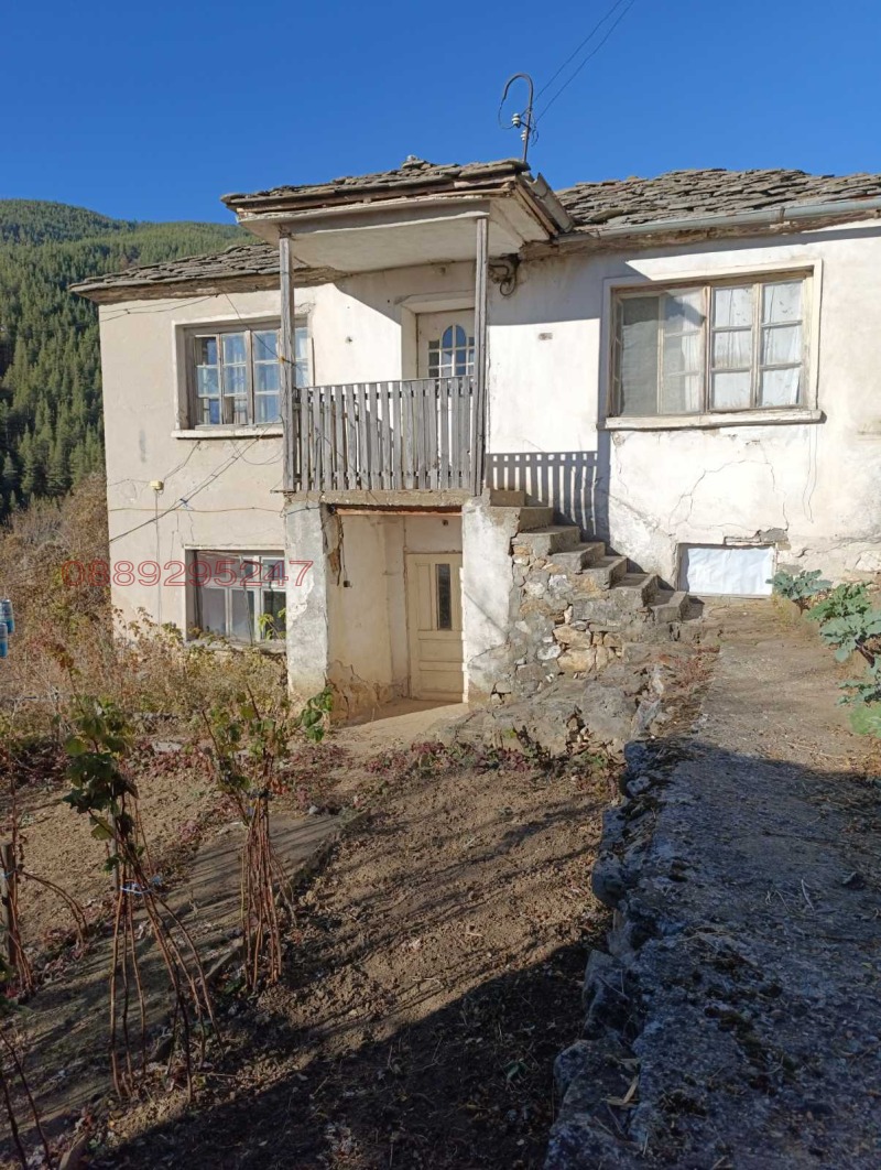 Продава КЪЩА, с. Брезе, област Смолян