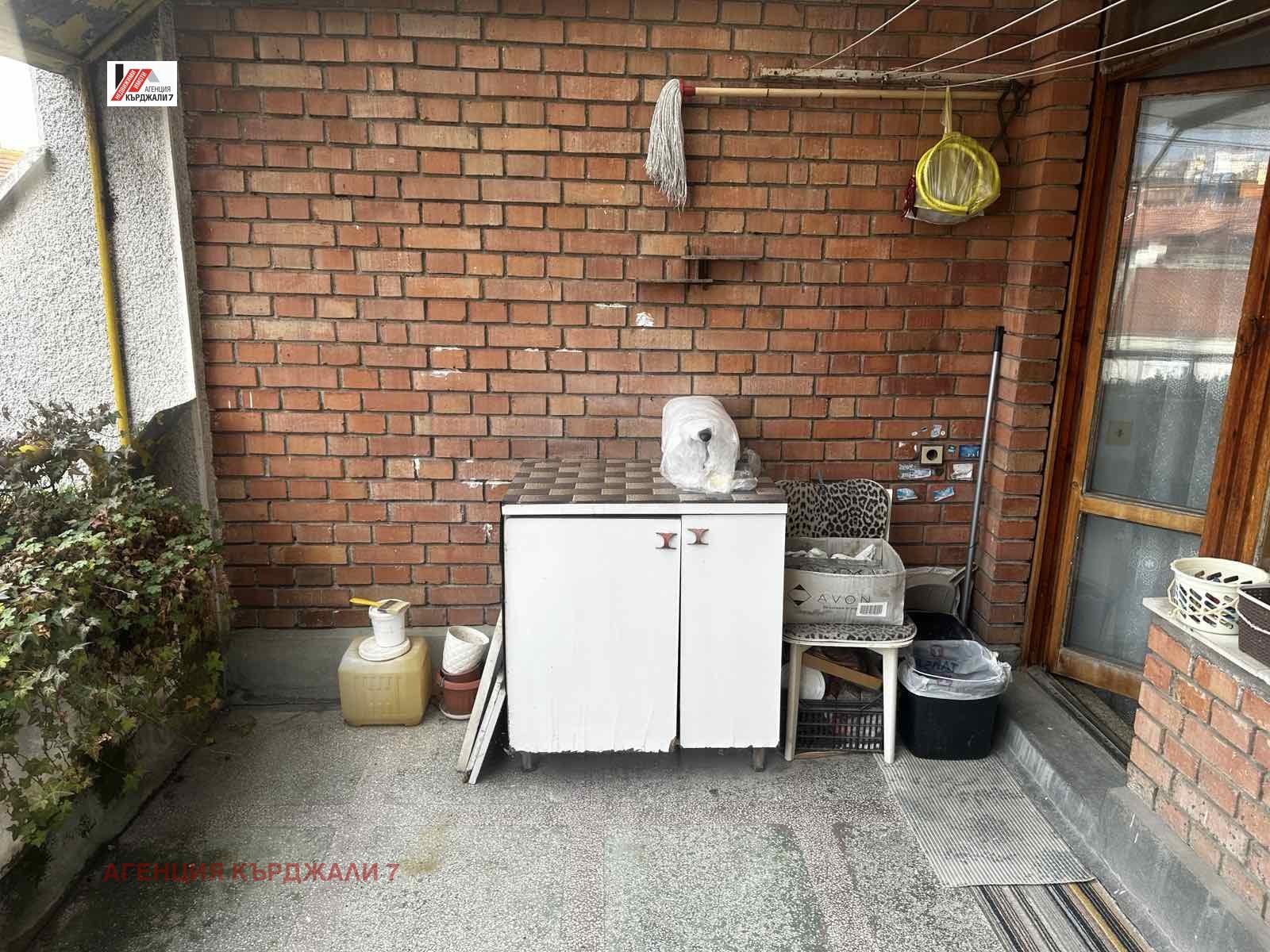 Продава МНОГОСТАЕН, гр. Кърджали, Център, снимка 3 - Апартаменти - 54203249