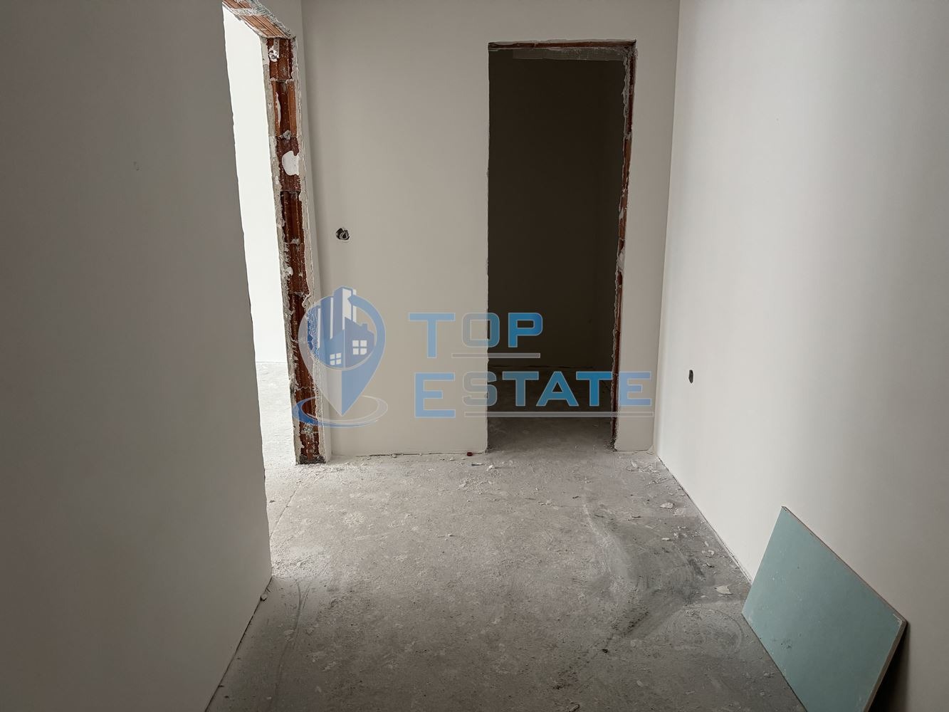 Продава 4-СТАЕН, гр. Велико Търново, Бузлуджа, снимка 4 - Апартаменти - 47759455