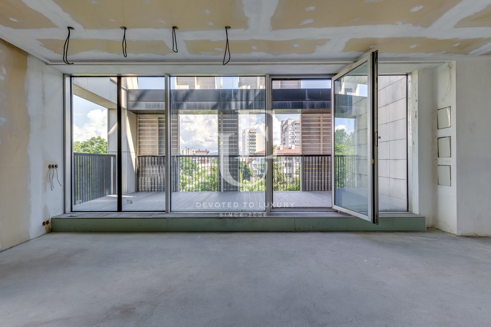 Продава МНОГОСТАЕН, гр. София, Изток, снимка 3 - Апартаменти - 55016918