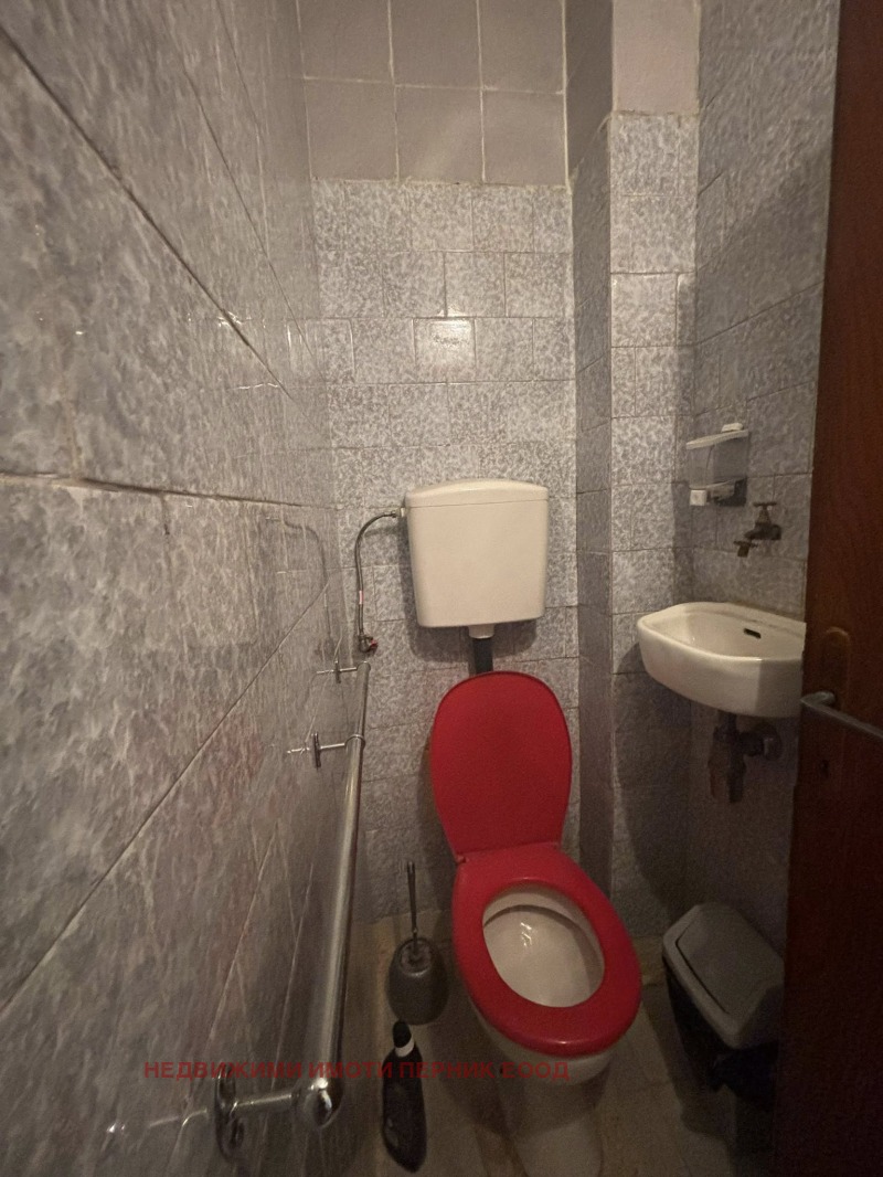 Продава  3-стаен град Перник , Център , 102 кв.м | 59180597 - изображение [15]