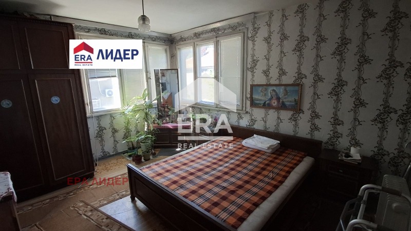 Продава ЕТАЖ ОТ КЪЩА, гр. Русе, Родина 1, снимка 6 - Етаж от къща - 56015497