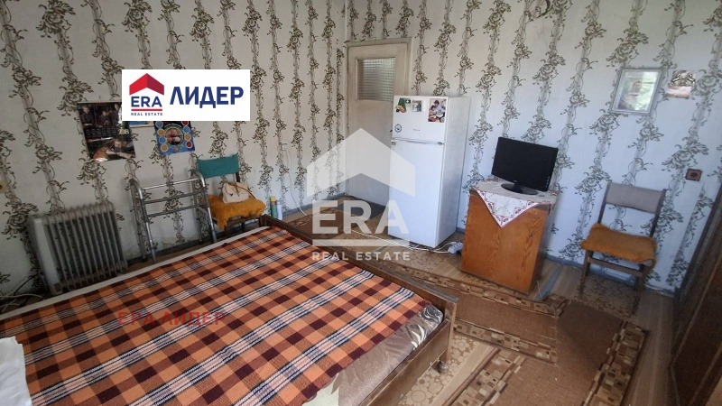 Продава ЕТАЖ ОТ КЪЩА, гр. Русе, Родина 1, снимка 12 - Етаж от къща - 56015497