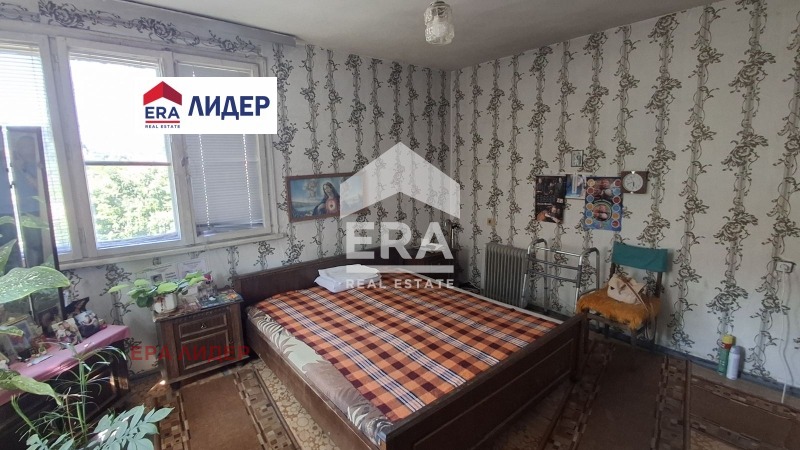 Продава ЕТАЖ ОТ КЪЩА, гр. Русе, Родина 1, снимка 3 - Етаж от къща - 56015497