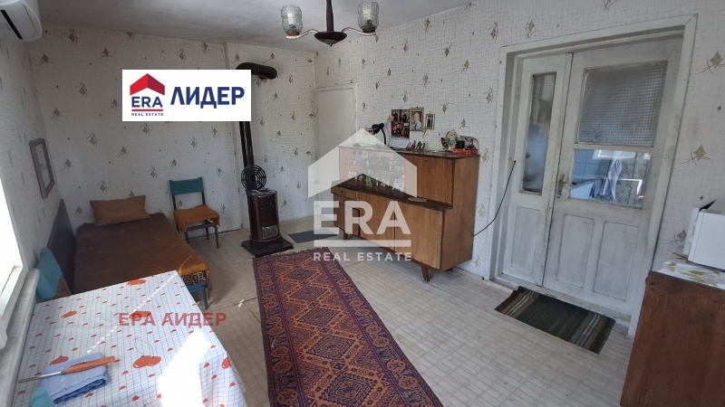 Продава ЕТАЖ ОТ КЪЩА, гр. Русе, Родина 1, снимка 8 - Етаж от къща - 56015497
