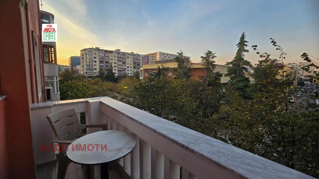 Продава 3-СТАЕН, гр. Пловдив, Център