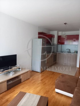 1 chambre Kyutchouk Parij, Plovdiv 1