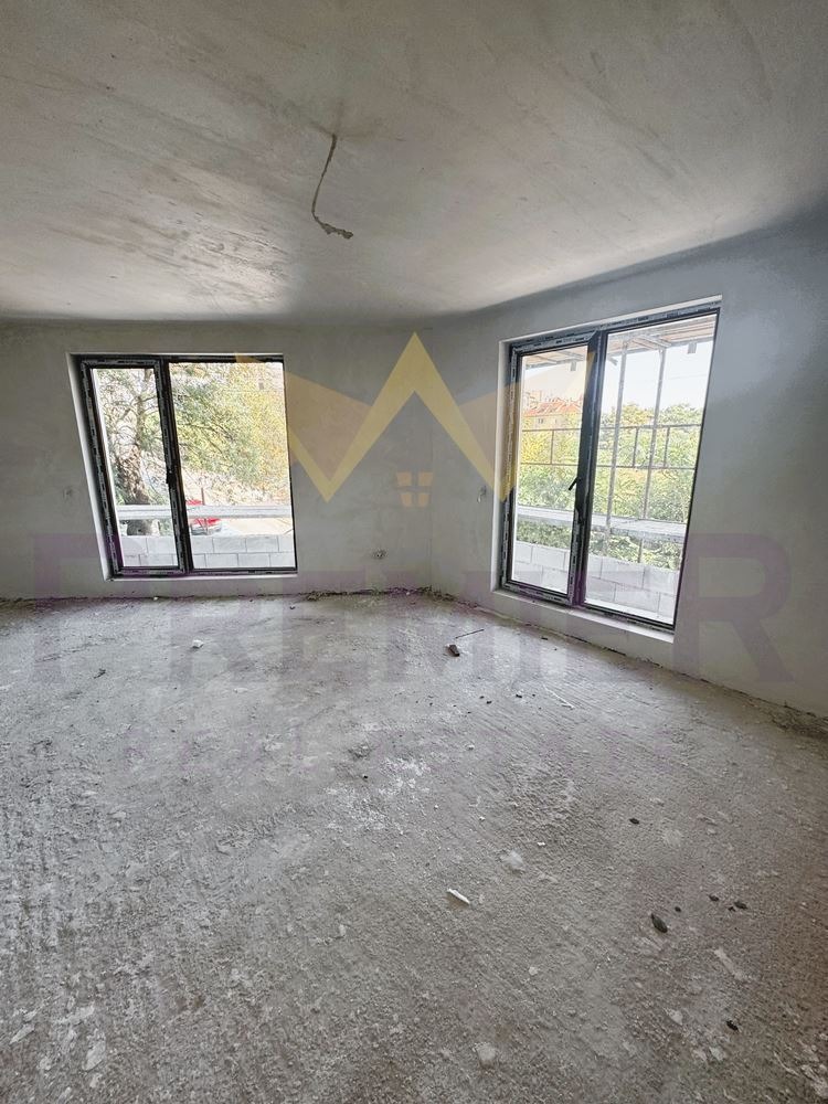 Na prodej  1 ložnice Sofia , Banišora , 73 m2 | 74643486