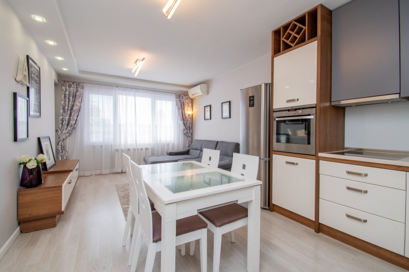 Продава  3-стаен, град София, Кръстова вада •  349 000 € • ID 90862512 — holmes.bg - [1] 