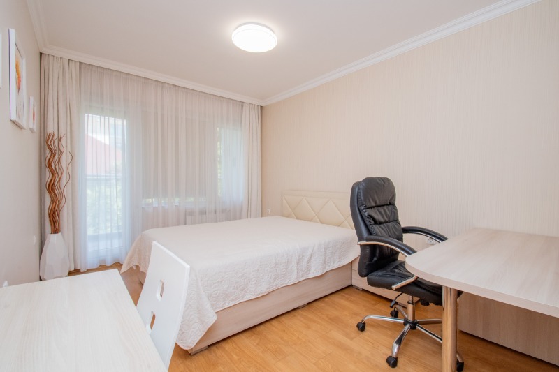 De vânzare  2 dormitoare Sofia , Crâstova vada , 108 mp | 28767482 - imagine [14]