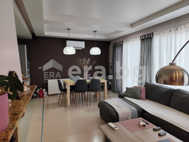 Продава КЪЩА в град Варна, Изгрев - 138 кв.м / 319 000 € » 623 909.77 лв., ЕРА ЧЕРНО МОРЕ