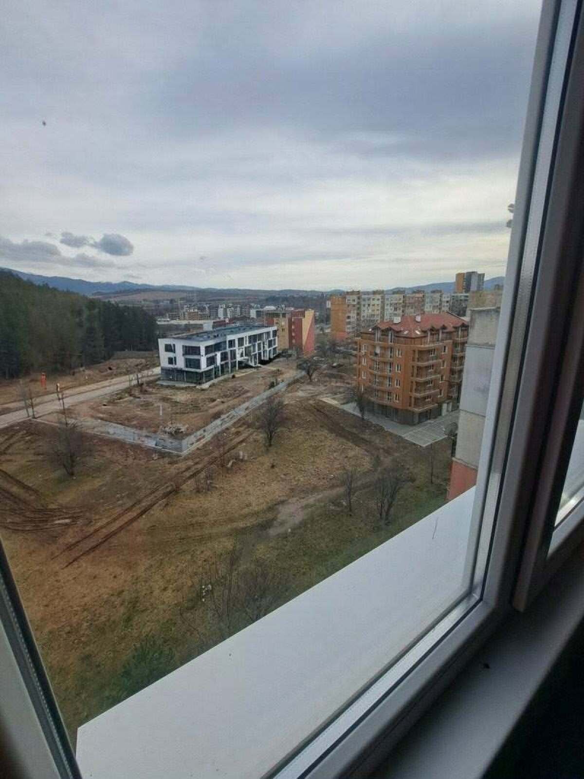 Продава 3-СТАЕН, гр. Перник, Изток, снимка 3 - Апартаменти - 56003423