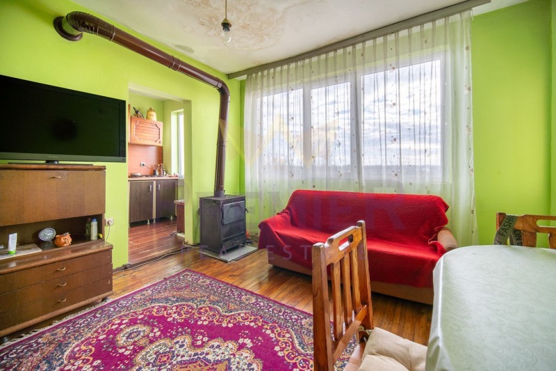 Продава ЕТАЖ ОТ КЪЩА в град Добрич, Рилци - 125 кв.м / 105 000 € » 205 362.15 лв., ИМОТИ ПРЕМИЕР