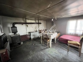 Hus Gulv Tsentar, Shumen
