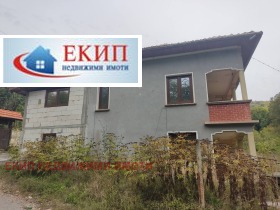 Casa Goliam izvor, regiunea Lovech 1