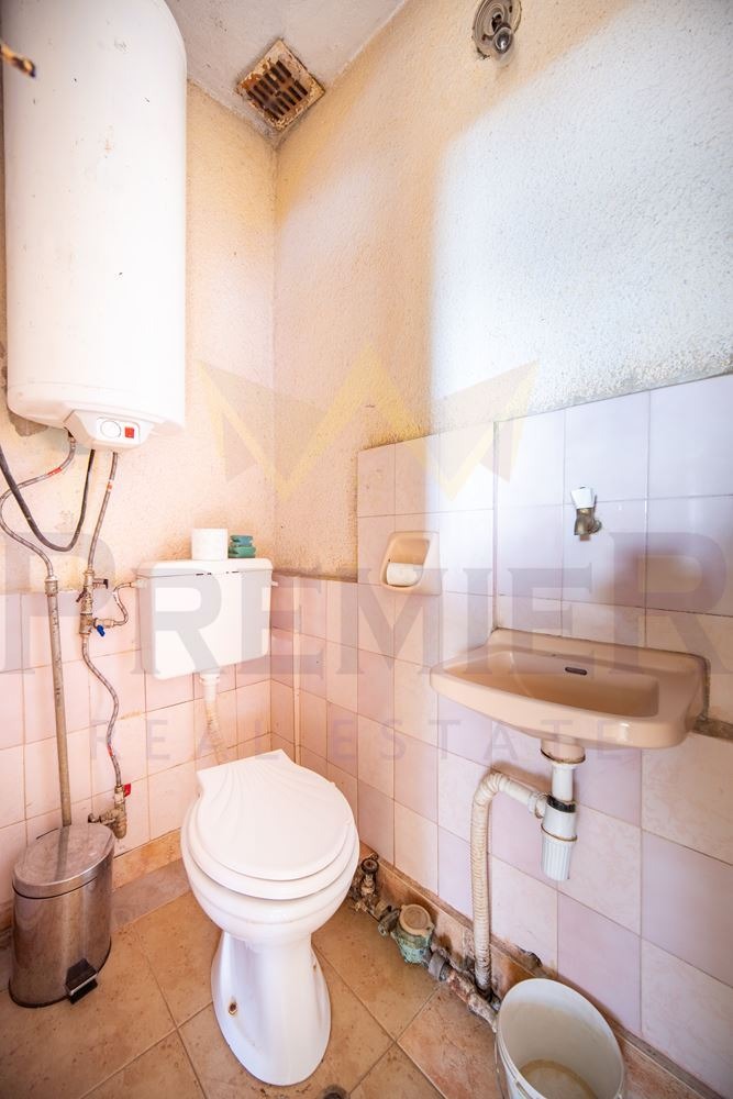 Продава ЕТАЖ ОТ КЪЩА, гр. Добрич, Рилци, снимка 12 - Етаж от къща - 54109605