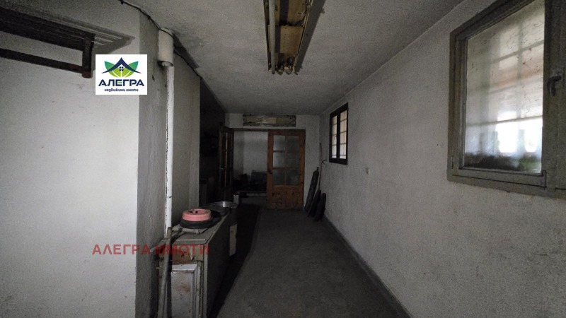 Продава ПРОМ. ПОМЕЩЕНИЕ, гр. Пазарджик, Център, снимка 2 - Производствени сгради - 52307033