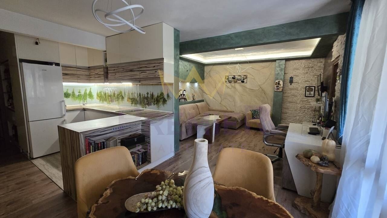 Продава 3-СТАЕН, гр. Пловдив, Център, снимка 5 - Апартаменти - 54111112