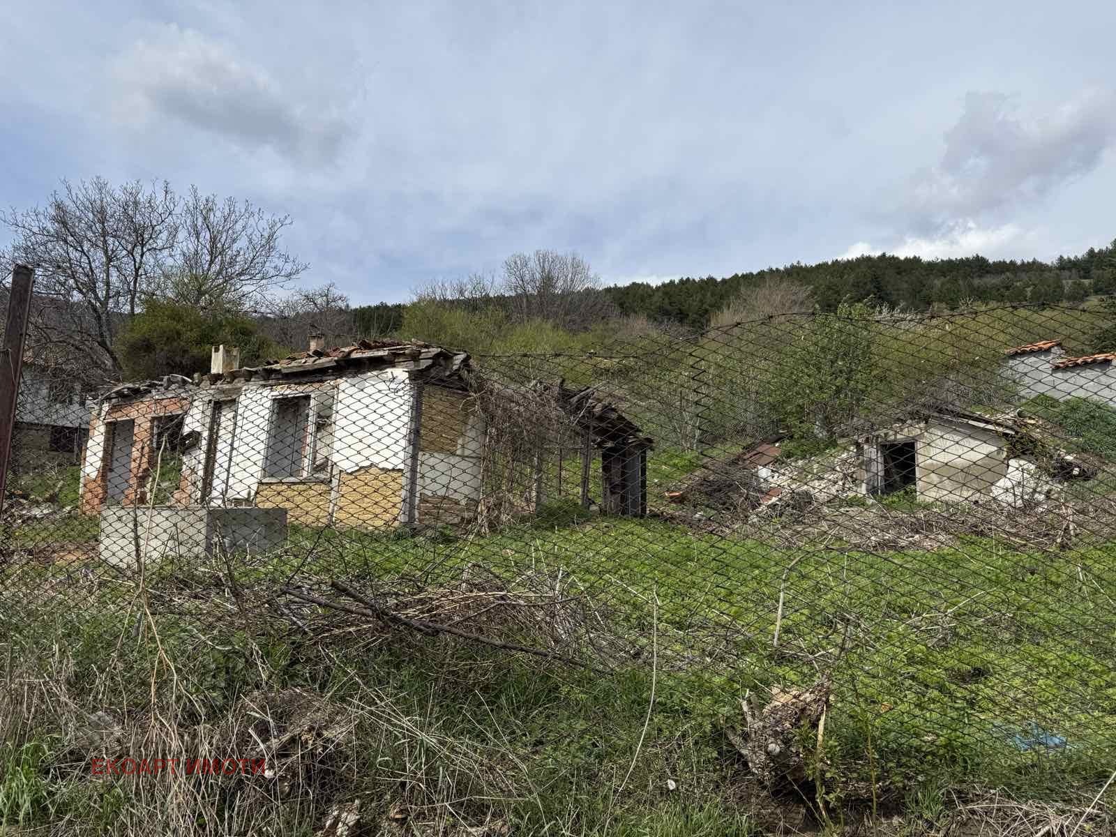 Продава ПАРЦЕЛ, с. Жеравна, област Сливен, снимка 2 - Парцели - 55635271