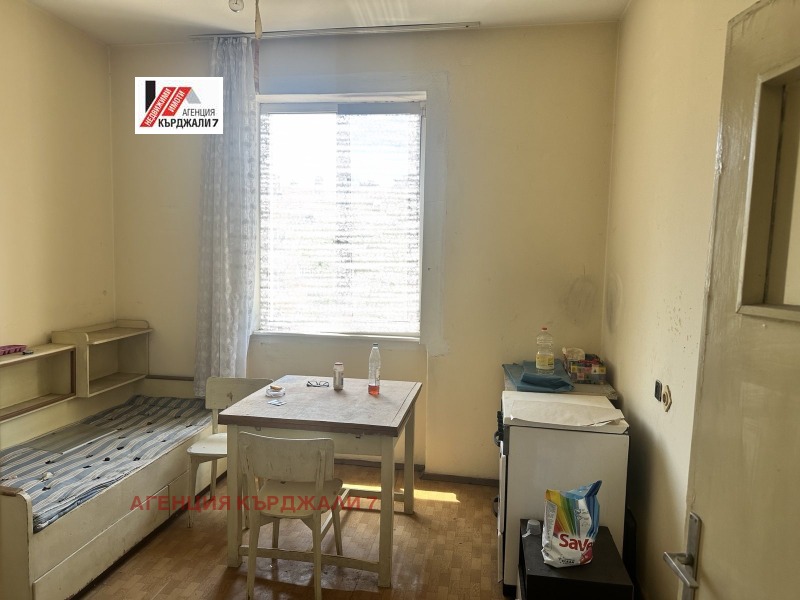 Продава  3-стаен град Кърджали , Център , 70 кв.м | 20656284 - изображение [2]
