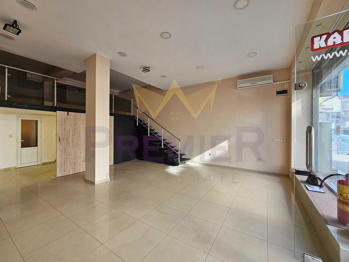 Продава МАГАЗИН, гр. Варна, ЖП Гара, снимка 4 - Магазини - 53677683