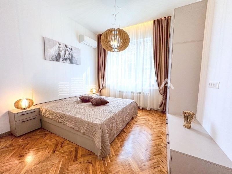 Продава 3-СТАЕН, гр. София, Център, снимка 2 - Апартаменти - 53494081