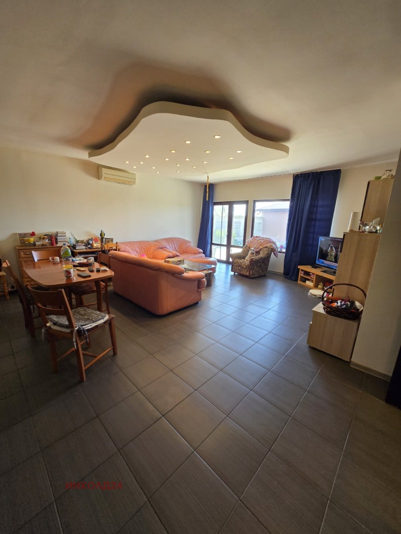 À vendre  Maison Sofia , Podgoumer , 177 m² | 79221689 - image [4]