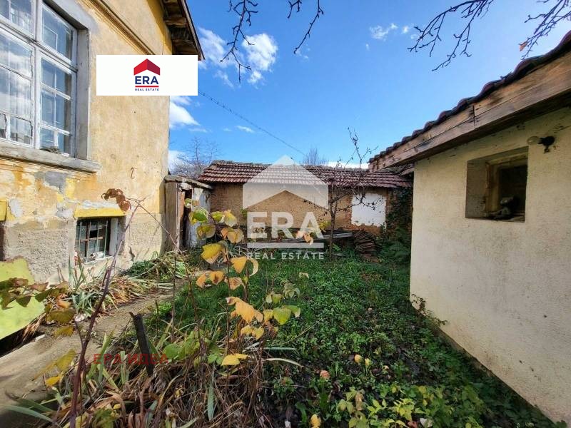 Продава КЪЩА, гр. Пирдоп, област София област, снимка 3 - Къщи - 52571067