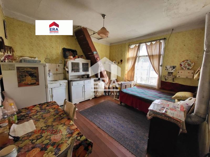 Продава КЪЩА, гр. Пирдоп, област София област, снимка 4 - Къщи - 52571067