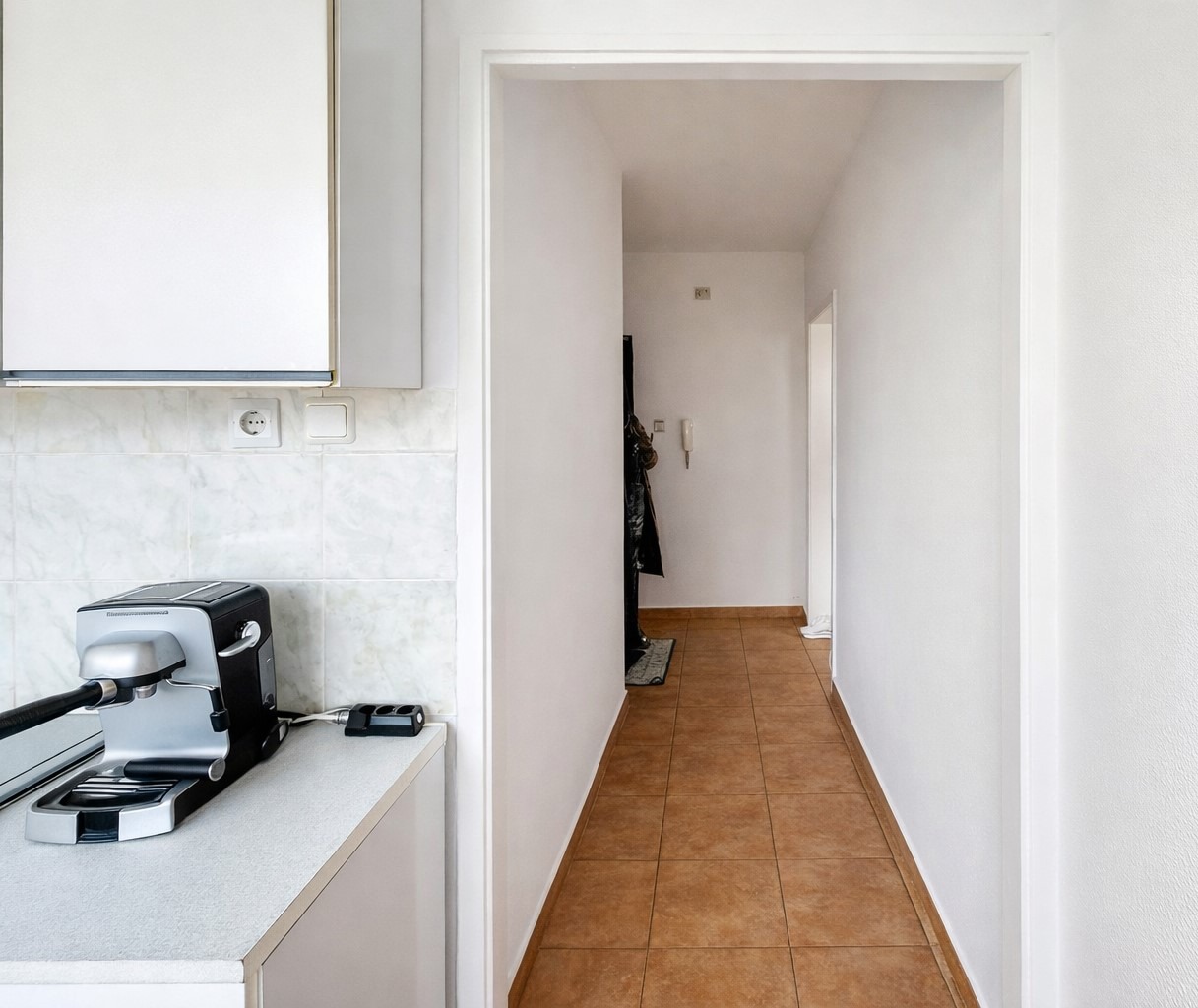 Продава 1-СТАЕН, гр. София, Люлин 9, снимка 3 - Апартаменти - 54205645