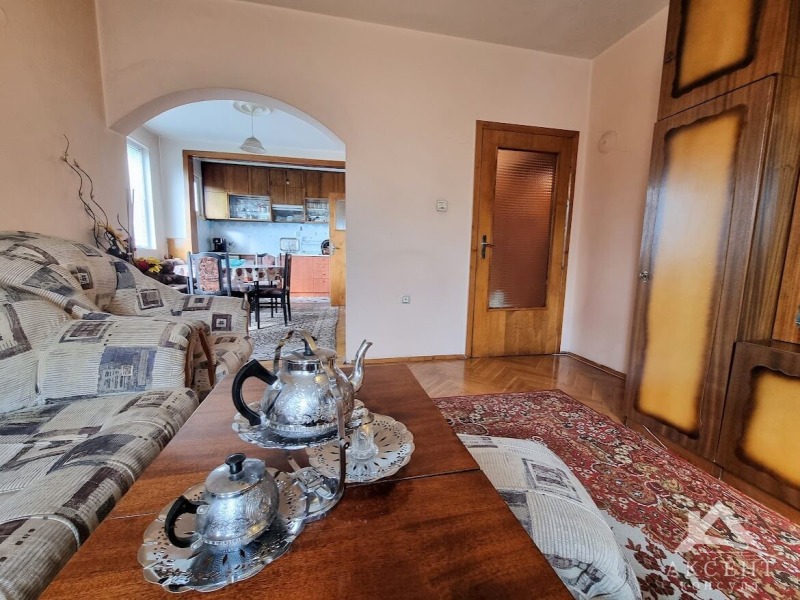 De vânzare  2 dormitoare Pernic , Reno , 98 mp | 85584368