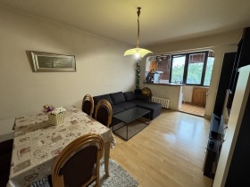 Myytävänä Studio
