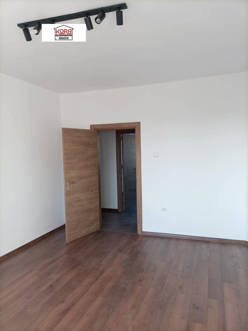 Продава 3-СТАЕН, гр. Плевен, Сторгозия, снимка 2 - Aпартаменти - 49190445