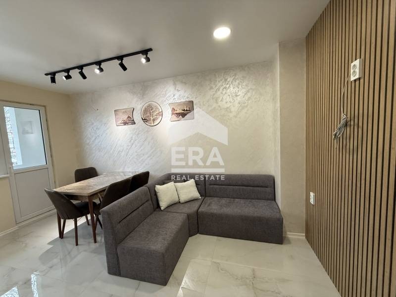 Продава 3-СТАЕН, гр. Велико Търново, Акация, снимка 2 - Апартаменти - 53607107
