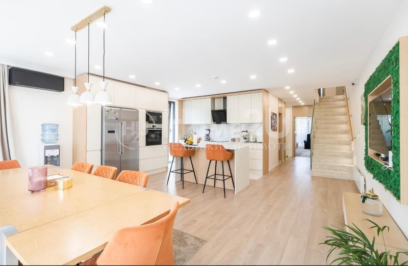 Продава  Мезонет град Варна , к.к. Св.Св. Константин и Елена , 290 кв.м | 69017528 - изображение [3]