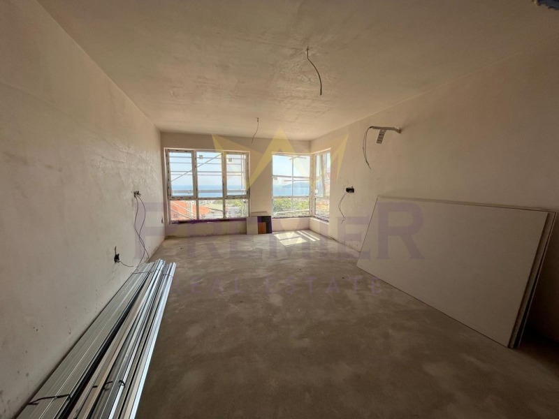 Продава 2-СТАЕН в град Варна, Бриз - 77 кв.м / 215 000 € » 420 503.45 лв., ИМОТИ ПРЕМИЕР