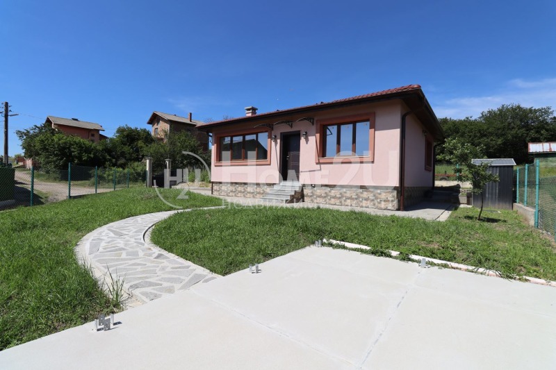 Till salu  Hus region Sofia , Hrabarsko , 77 kvm | 78738509
