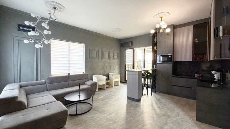 Продава КЪЩА, гр. Бургас, Сарафово, снимка 2 - Къщи - 51676345