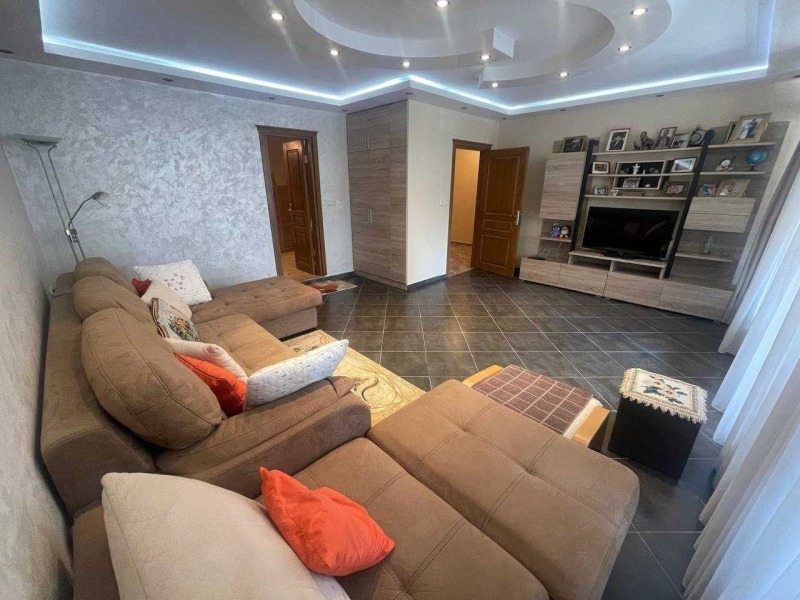 À vendre  2 chambres Bourgas , Vazrajdane , 110 m² | 64597029 - image [2]
