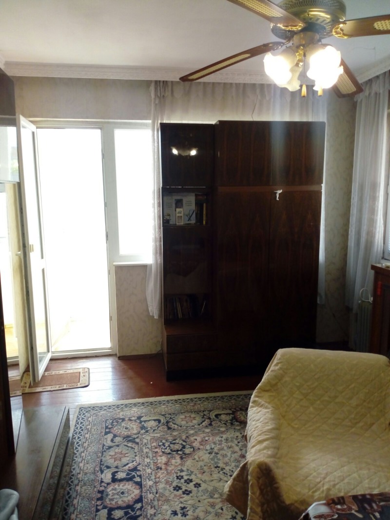 Продава ЕТАЖ ОТ КЪЩА, гр. Варна, Левски 1, снимка 3 - Етаж от къща - 51647637