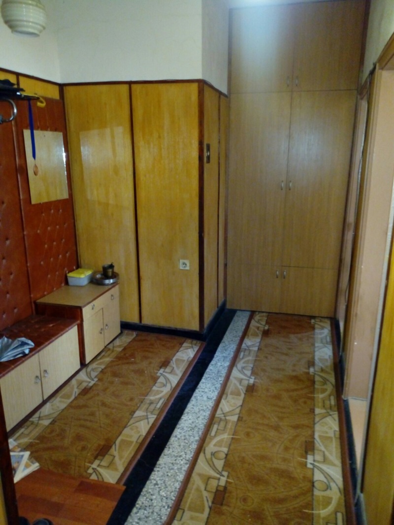 Продава ЕТАЖ ОТ КЪЩА, гр. Варна, Левски 1, снимка 4 - Етаж от къща - 51647637