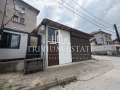 Продава  Етаж от къща област Пазарджик , гр. Панагюрище , 180 кв.м | 33972338 - изображение [2]