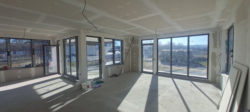 Продава КЪЩА в област София, гр. Божурище - 238 кв.м / 358 000 € » 700 187.14 лв., ПИ ЕЛ ГРУП 96 ЕООД