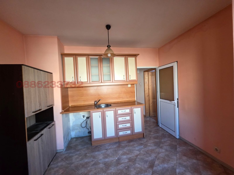 Продава 3-СТАЕН, гр. Пловдив, Кючук Париж