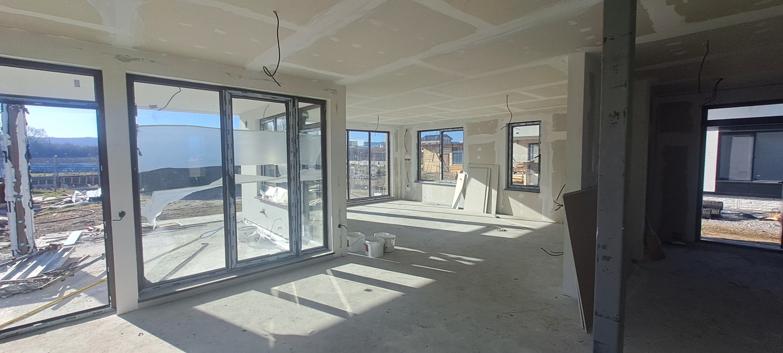 Продава КЪЩА, гр. Божурище, област София област, снимка 2 - Къщи - 54040099