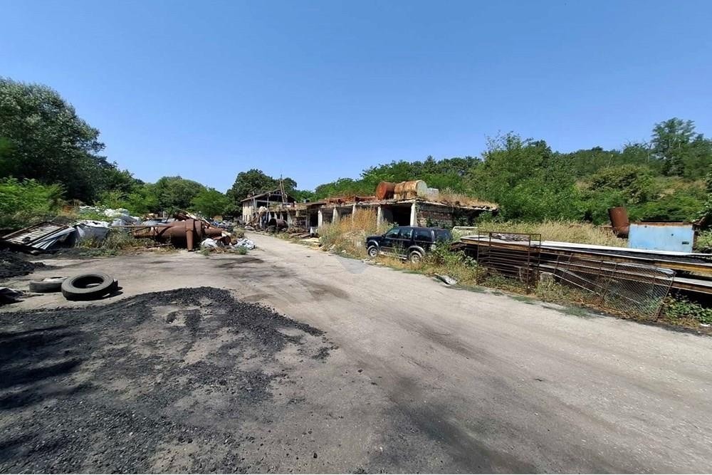 Продава ПРОМ. ПОМЕЩЕНИЕ, гр. Долни чифлик, област Варна, снимка 4 - Производствени сгради - 53956698