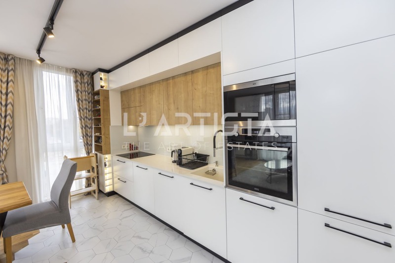 Продава МНОГОСТАЕН, гр. София, Гео Милев